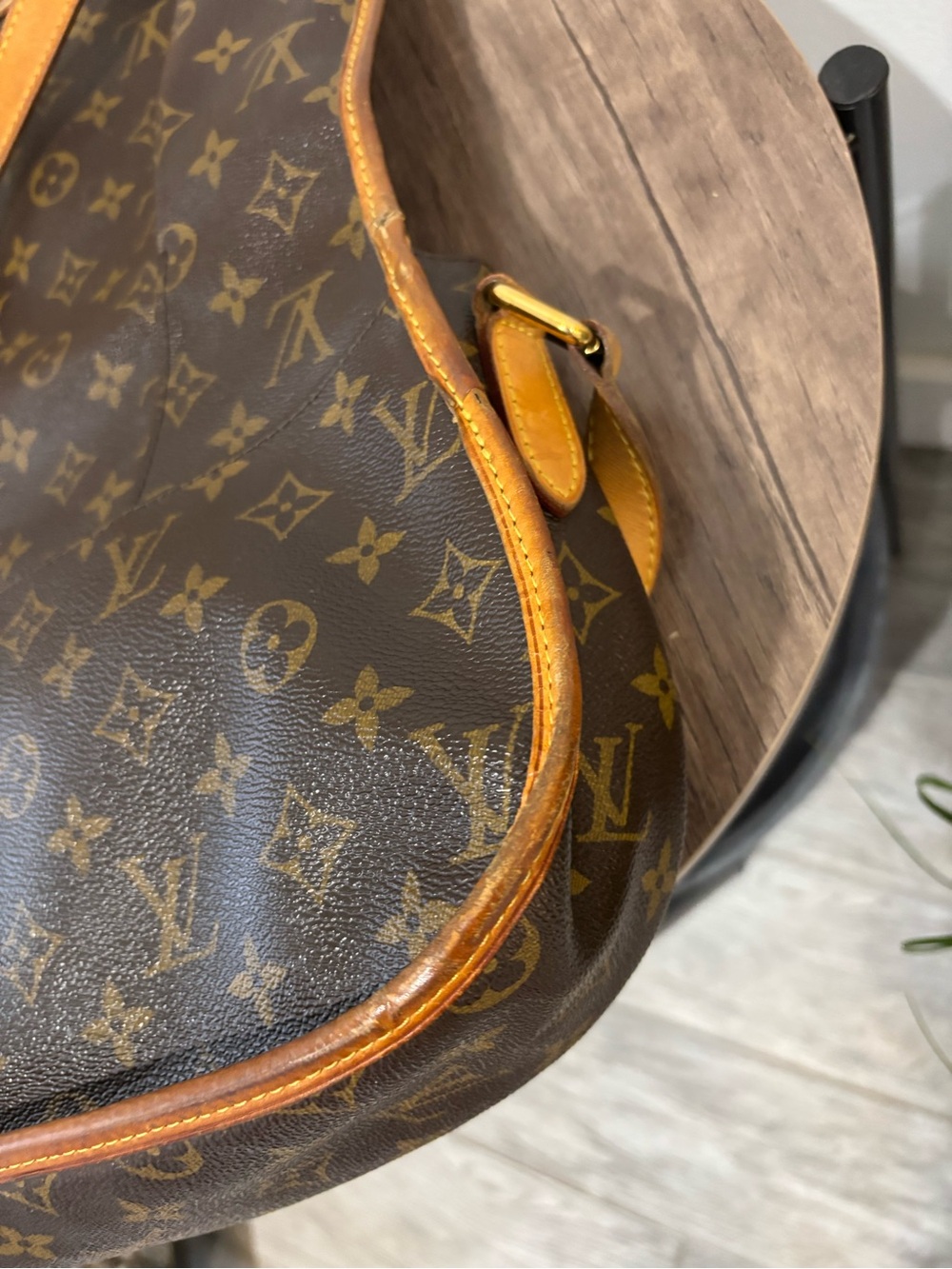 Louis Vuitton Monogram Menilmontant PM bag - Picture 5 of 11